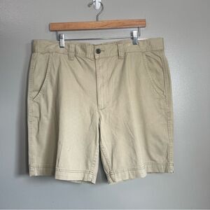 St. John’s Bay flat front‎ cream tan shorts size 38 casual travel everyday